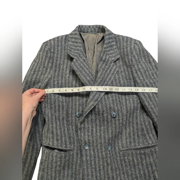 Vintage 100% Wool Herringbone Double Breasted Blazer Made in Canada - Picture 5 of 10